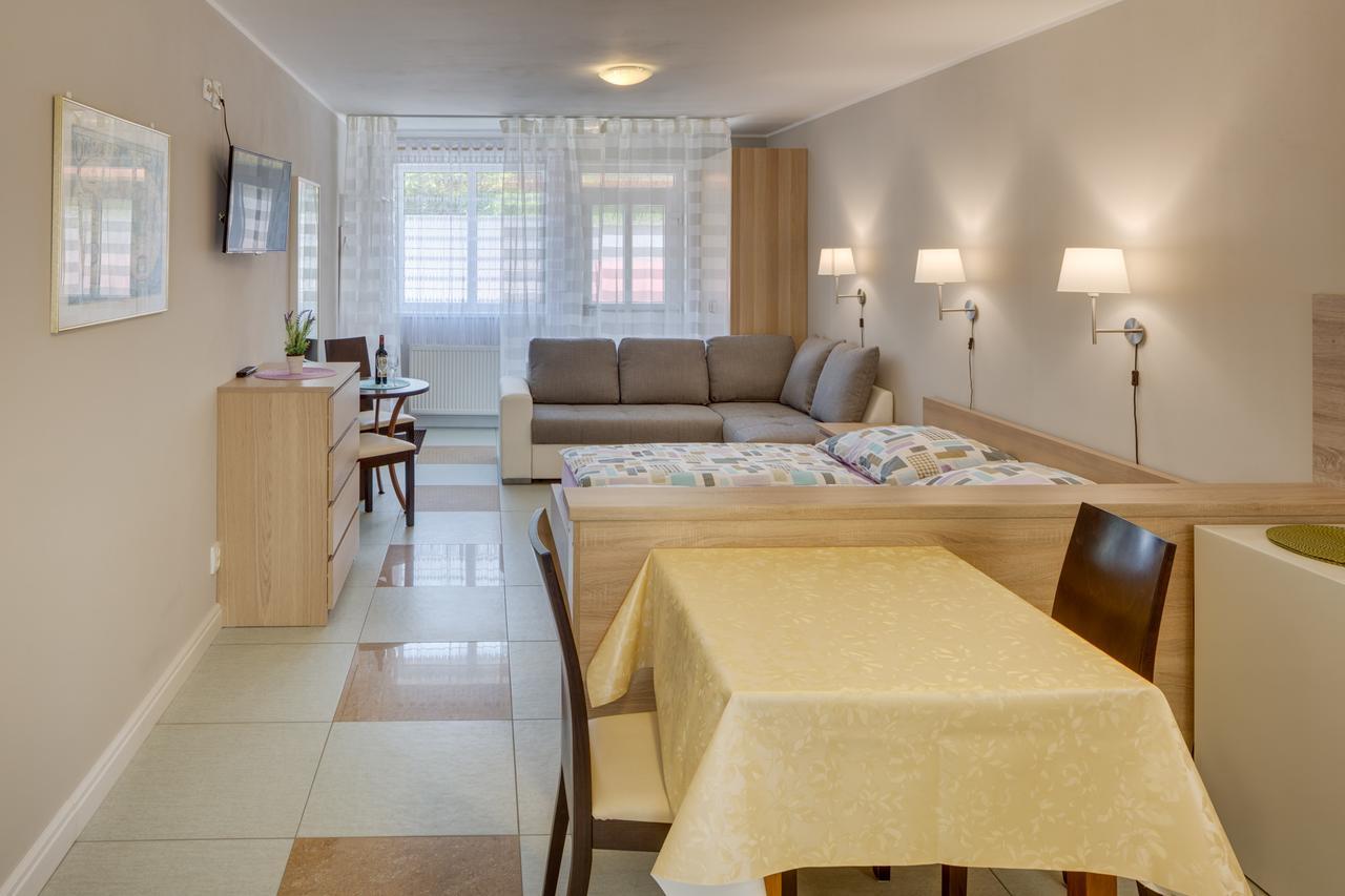 Apartements Studio 964 Libeznice Exterior photo